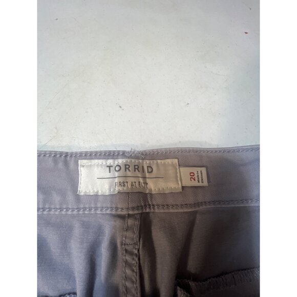 Torrid Womens Gray Button-Front High-Waist Shorts Size 20 New - Picture 3 of 5